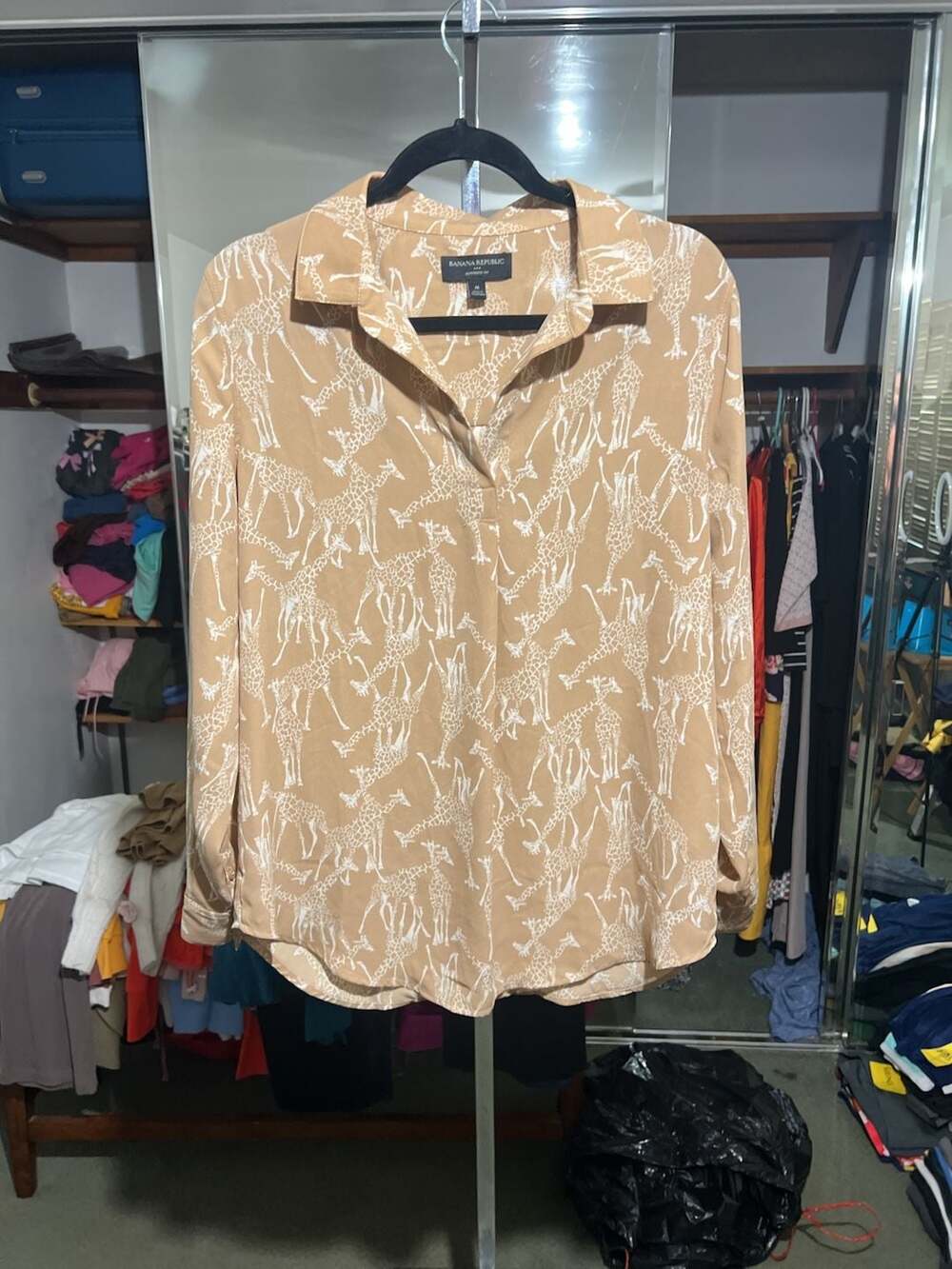 Banana Republic Boyfriend Fit Giraffe Print Long Sleeve Button Down Shirt Size M